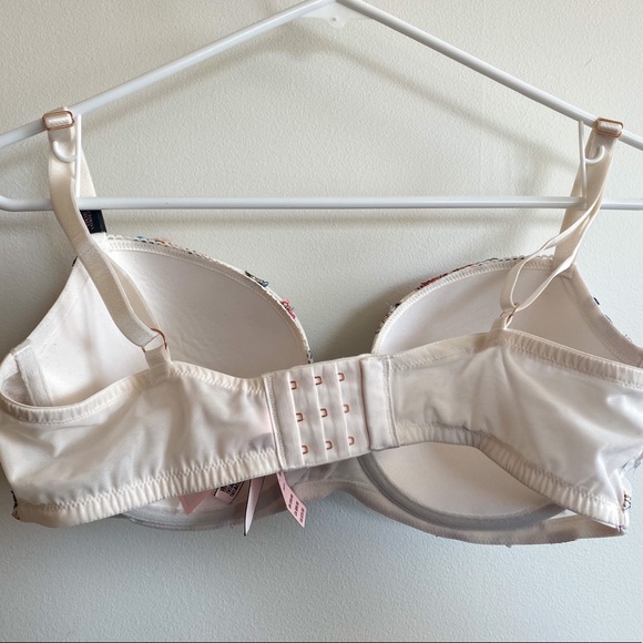 NWT Floral Victoria’s Secret Bra 36DD - Picture 2 of 3